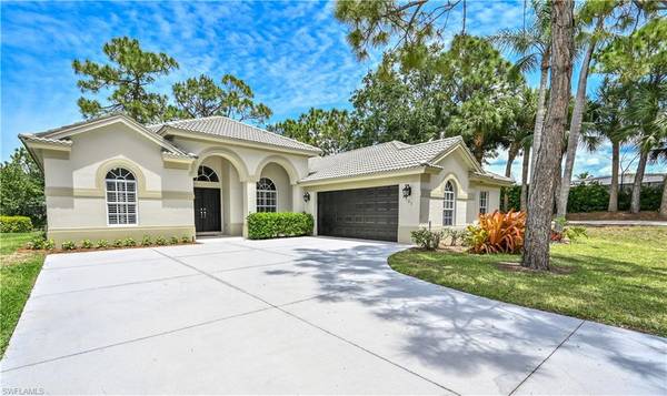 6391 Old Mahogany CT, Naples, FL 34109