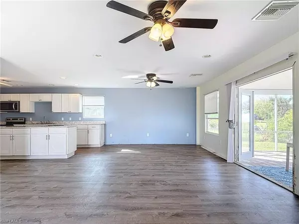 Bonita Springs, FL 34134,27571 Tarpon WAY