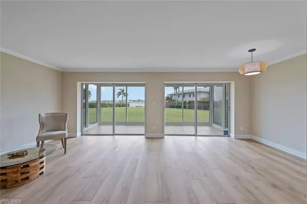 Naples, FL 34103,3420 Gulf Shore BLVD N #12