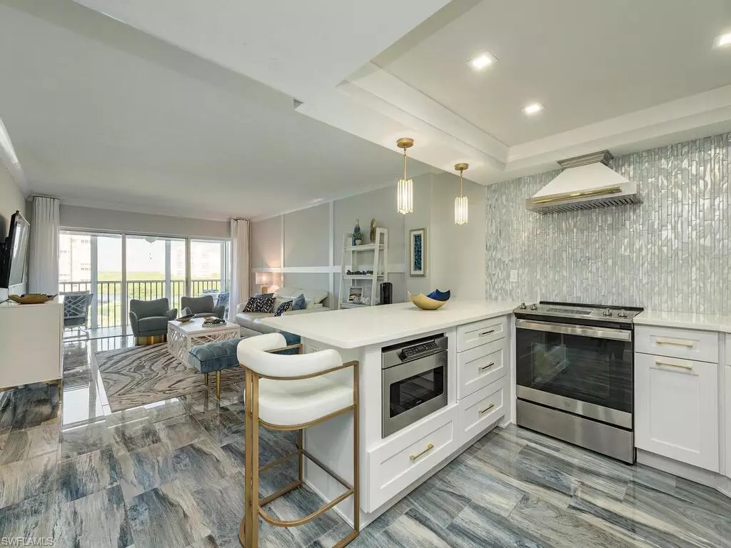 Naples, FL 34108,1 Bluebill AVE #703