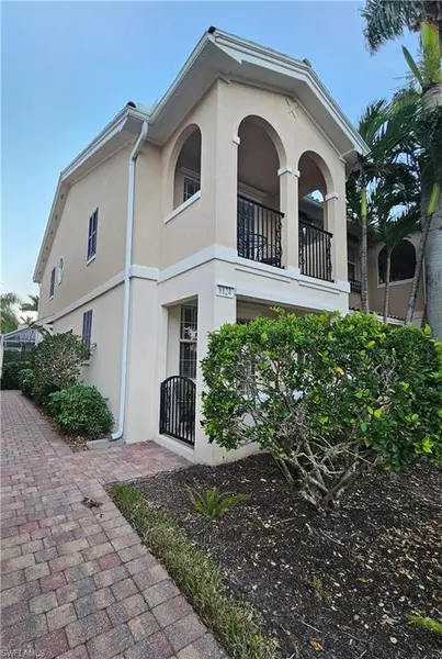 8124 Josefa WAY, Naples, FL 34114