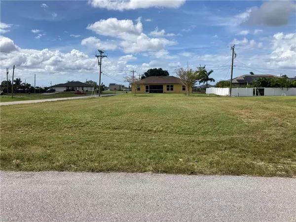 2104 NW 9th PL, Cape Coral, FL 33993