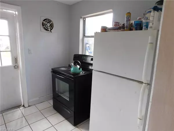 Fort Myers, FL 33916,3350 Apache ST