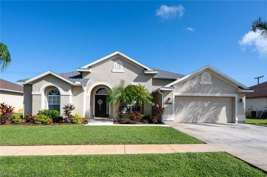 4560 Varsity CIR, Lehigh Acres, FL 33971