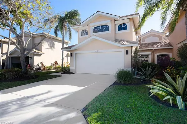 6577 Castlelawn PL, Naples, FL 34113