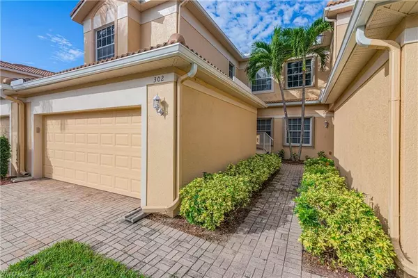 Fort Myers, FL 33908,6050 Jonathans Bay CIR #302