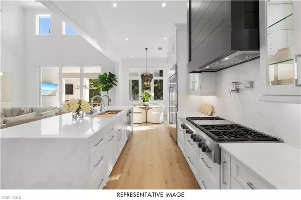 Naples, FL 34103,1105 Hollygate LN