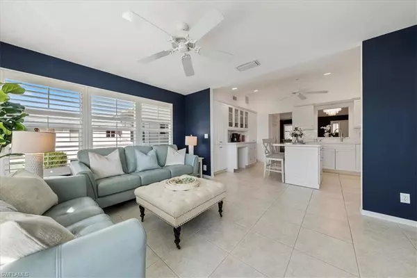 Naples, FL 34103,725 Neapolitan WAY #725