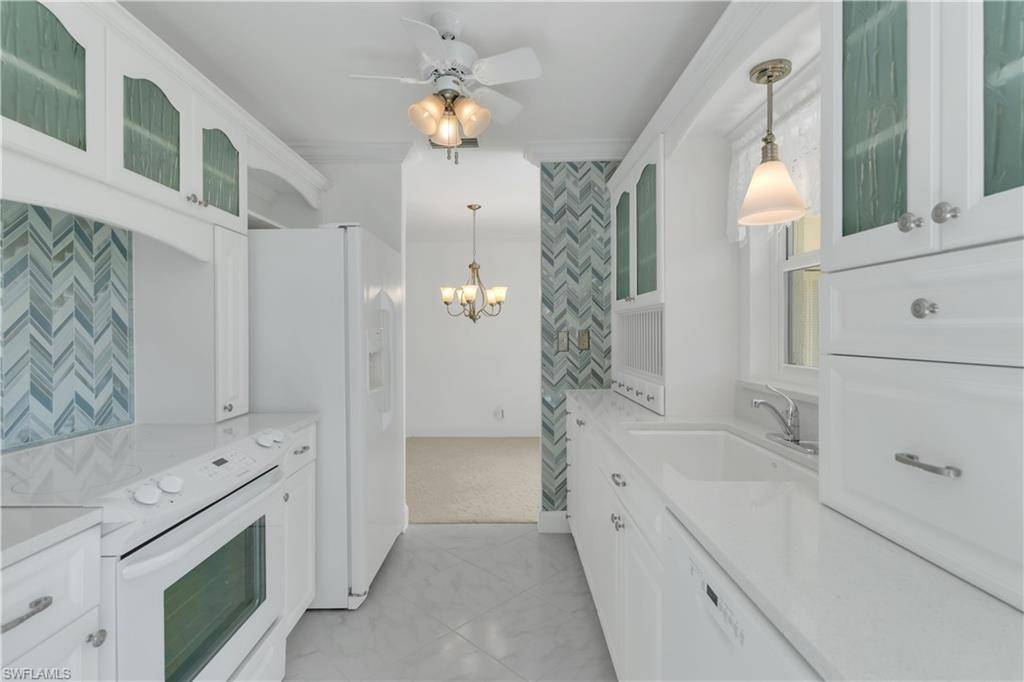 8382 Charter Club CIR #4, Fort Myers, FL 33919