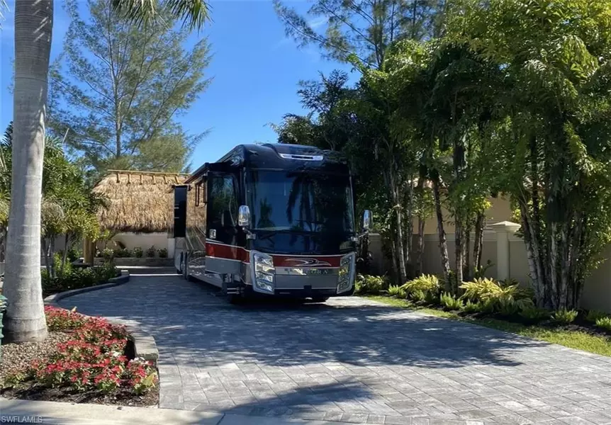 13547 Snook CIR, Naples, FL 34114