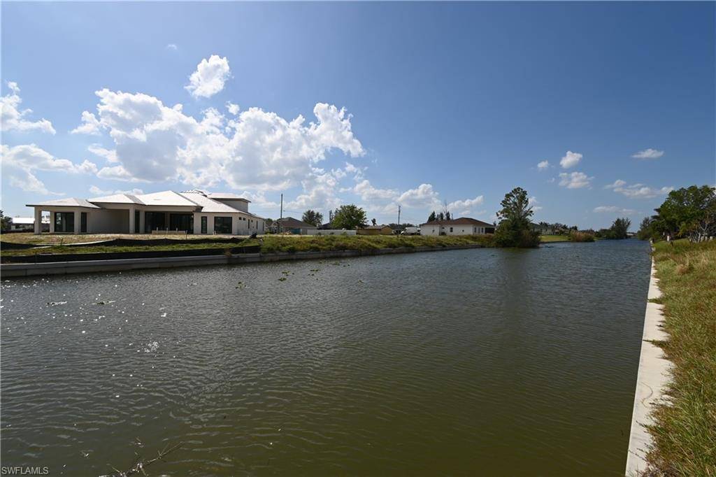432 SW 22nd ST, Cape Coral, FL 33991