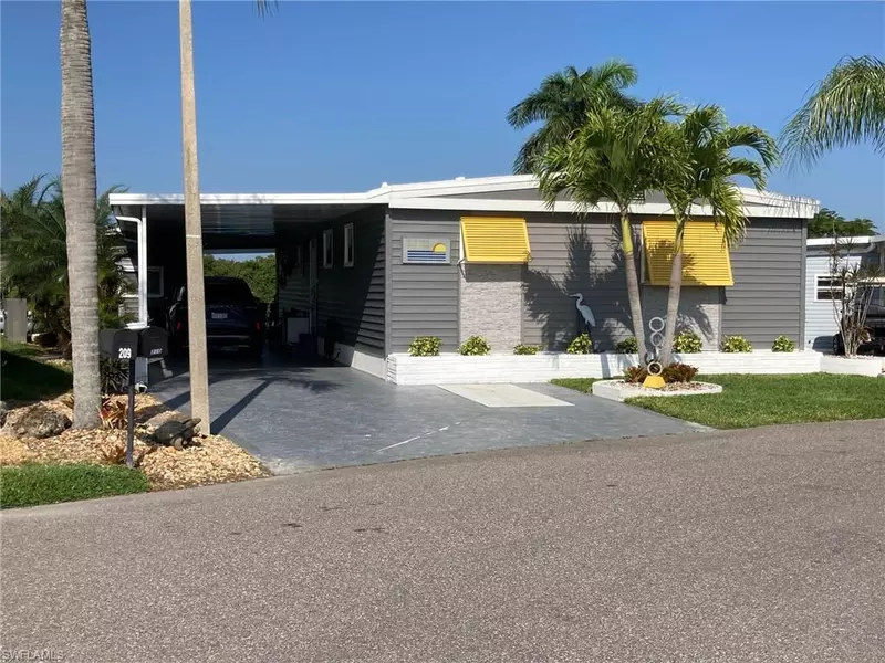 210 Sun CIR, Fort Myers, FL 33905