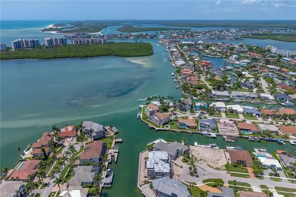 Marco Island, FL 34145,810 Elm CT