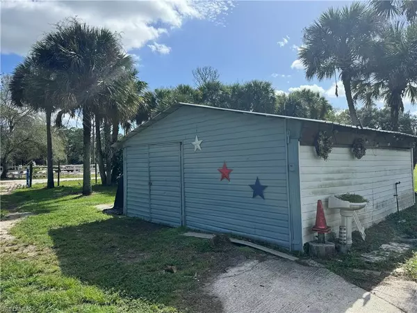 Clewiston, FL 33440,680 E Paso Fino CIR