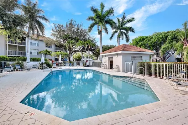 Naples, FL 34110,523 Club Side DR #2-523