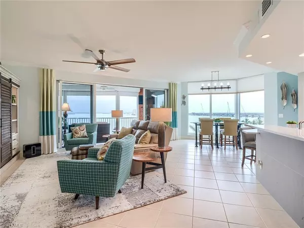 Fort Myers Beach, FL 33931,4137 Bay Beach LN #555