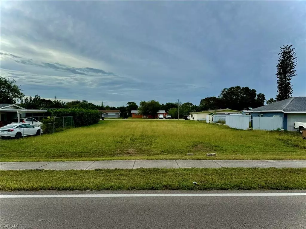 Lehigh Acres, FL 33936,411 Alabama RD S