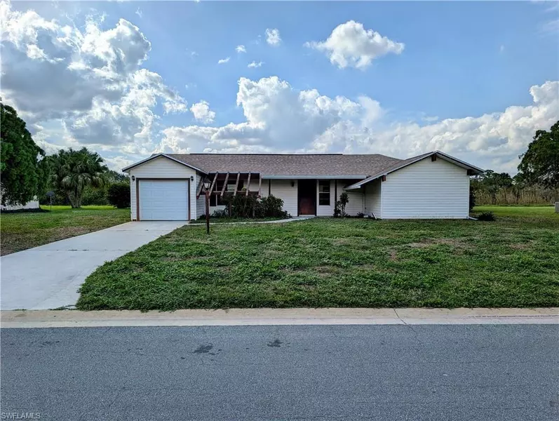 1523 Medford PL, Lehigh Acres, FL 33936