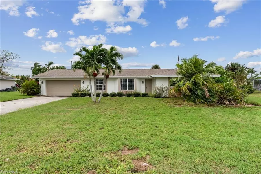 208 SE 43rd TER, Cape Coral, FL 33904