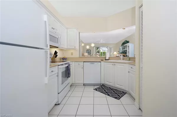 Naples, FL 34108,853 Tanbark DR #105