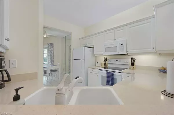 Naples, FL 34108,853 Tanbark DR #105