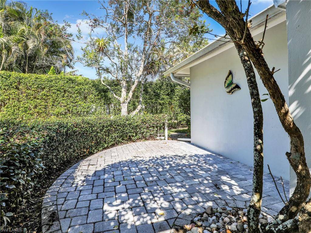 Naples, FL 34112,4581 Lakewood BLVD