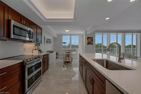 Naples, FL 34108,6361 Pelican Bay BLVD #202