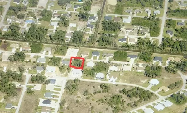 Lehigh Acres, FL 33973,5035 Locke LN