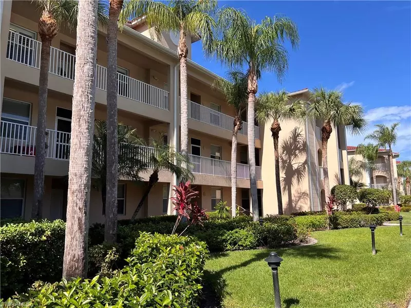 2720 Cypress Trace CIR #2927, Naples, FL 34119