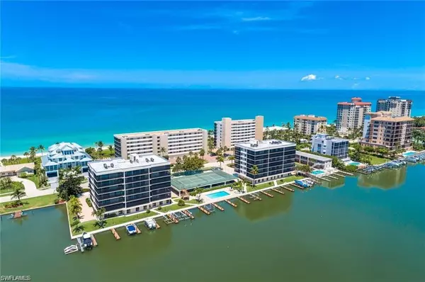 Naples, FL 34108,10420 Gulf Shore DR #162