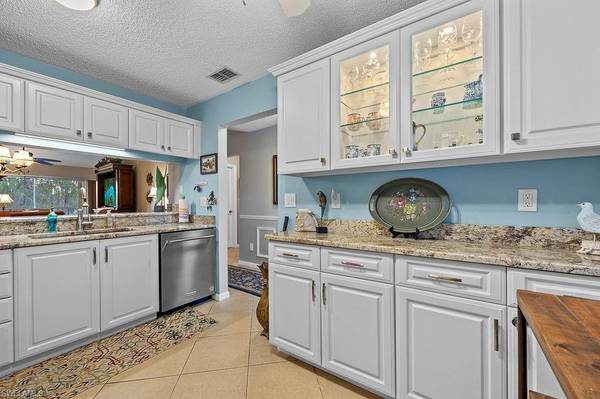 3685 Amberly CIR #D303, Naples, FL 34112