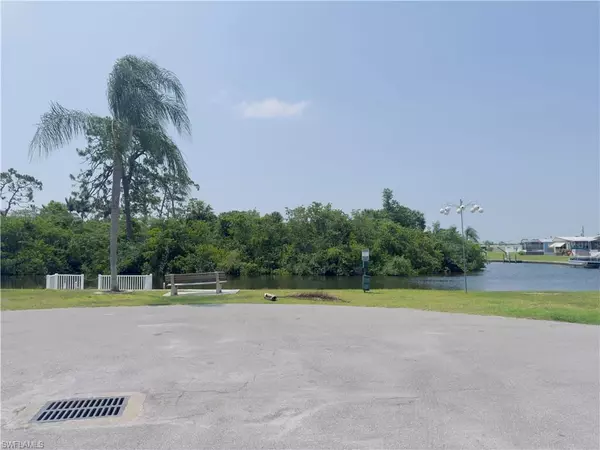 Bonita Springs, FL 34134,4717 Tahiti DR