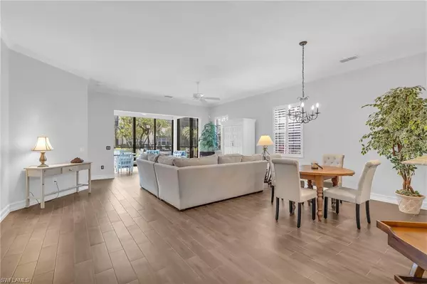 Naples, FL 34108,7271 Pelican Bay BLVD #2-1R