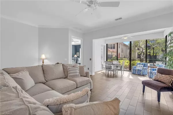 Naples, FL 34108,7271 Pelican Bay BLVD #2-1R