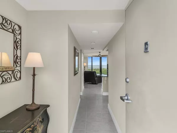 Marco Island, FL 34145,260 Seaview CT #1-803