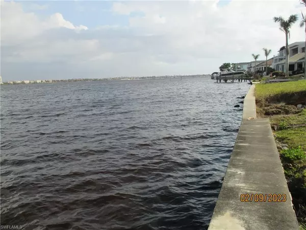 Cape Coral, FL 33904,5715 Riverside DR