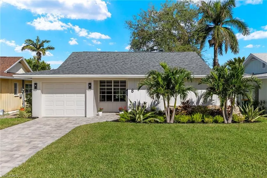 8 Crooked LN #4, Naples, FL 34112