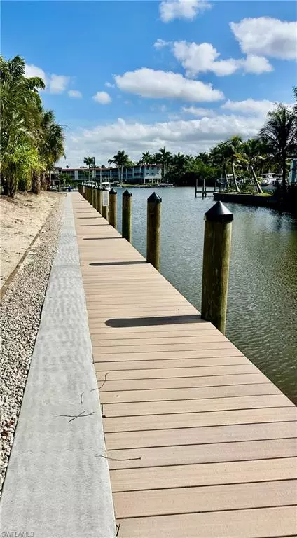 Naples, FL 34102,1200 CHERRYSTONE CT #B209