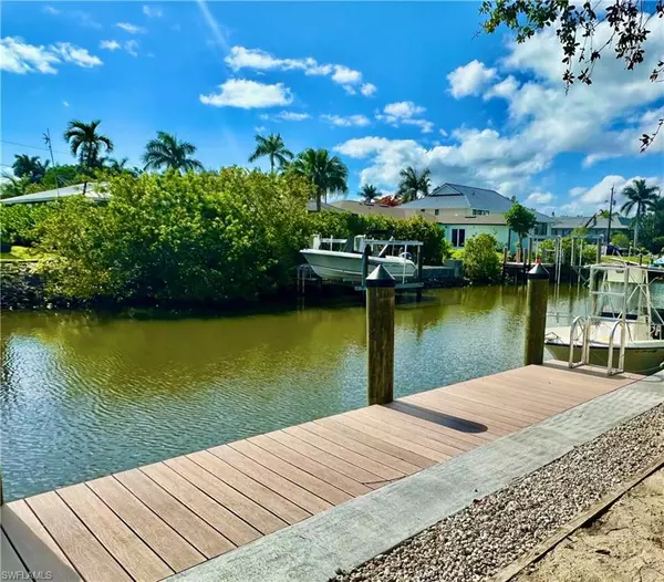 1200 CHERRYSTONE CT #B209, Naples, FL 34102