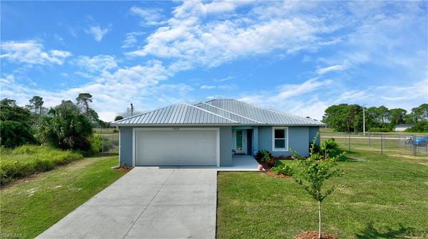 7039 Calder CIR, Labelle, FL 33935