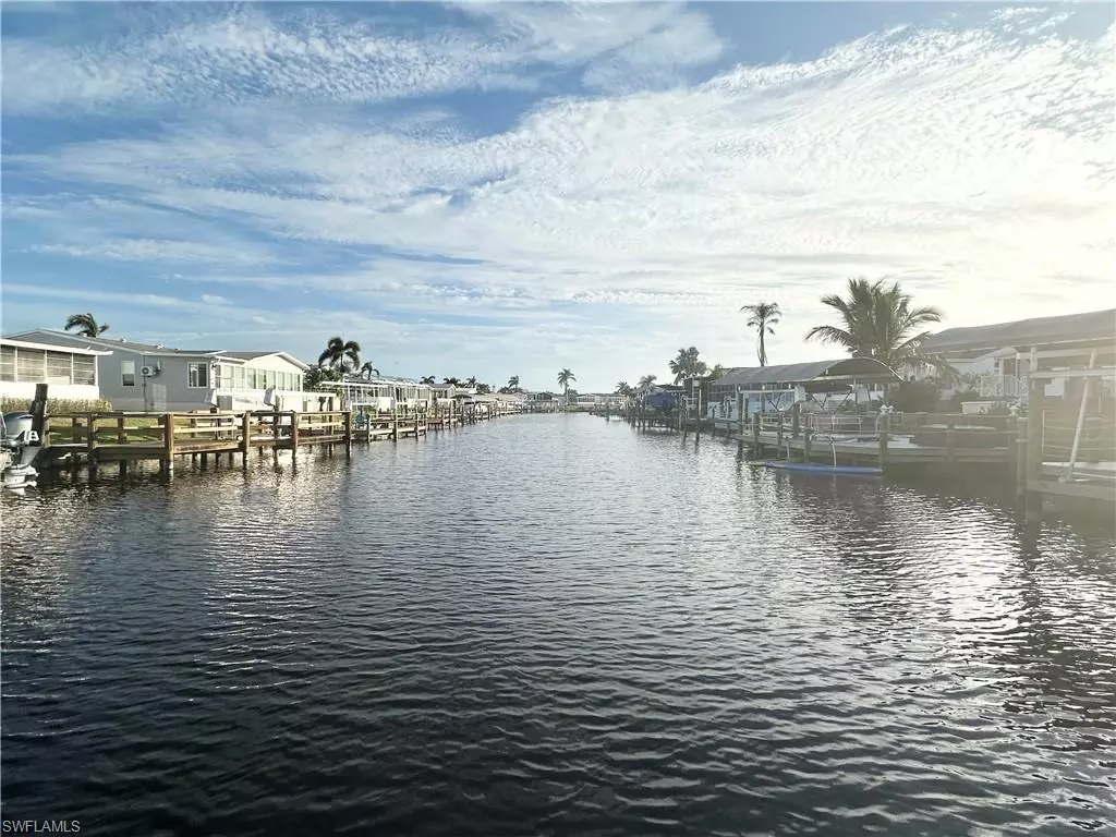 Fort Myers Beach, FL 33931,11041 Bayside LN