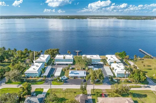 Fort Myers, FL 33916,3225 E Riverside DR #65F