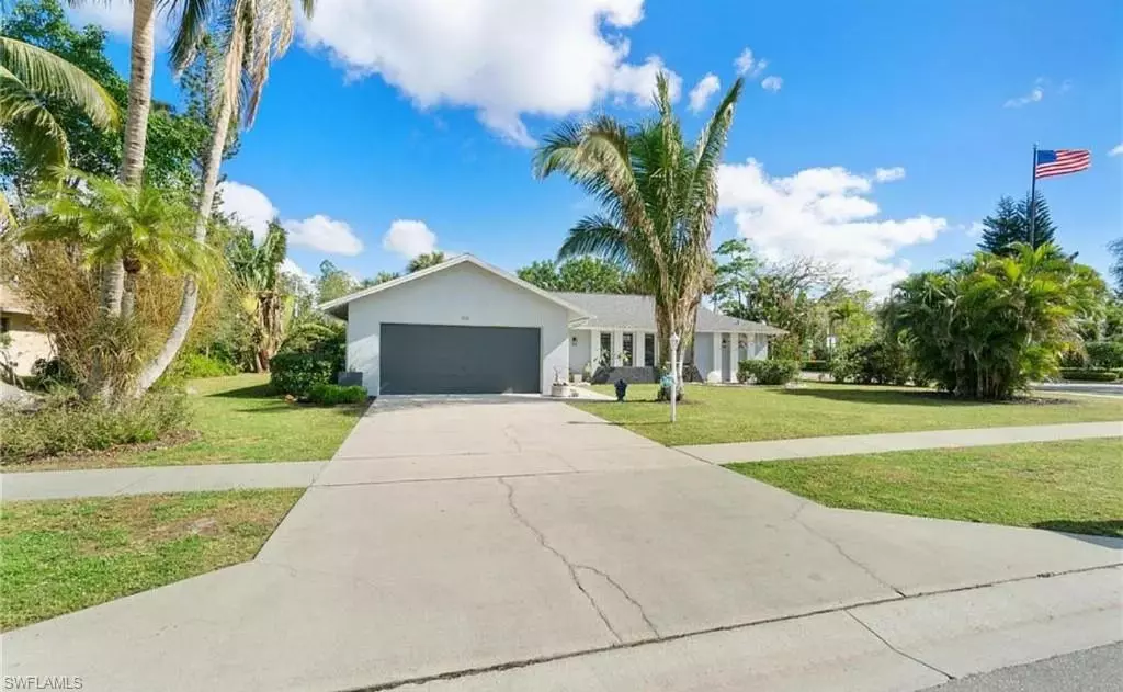 Naples, FL 34112,168 Marseille DR