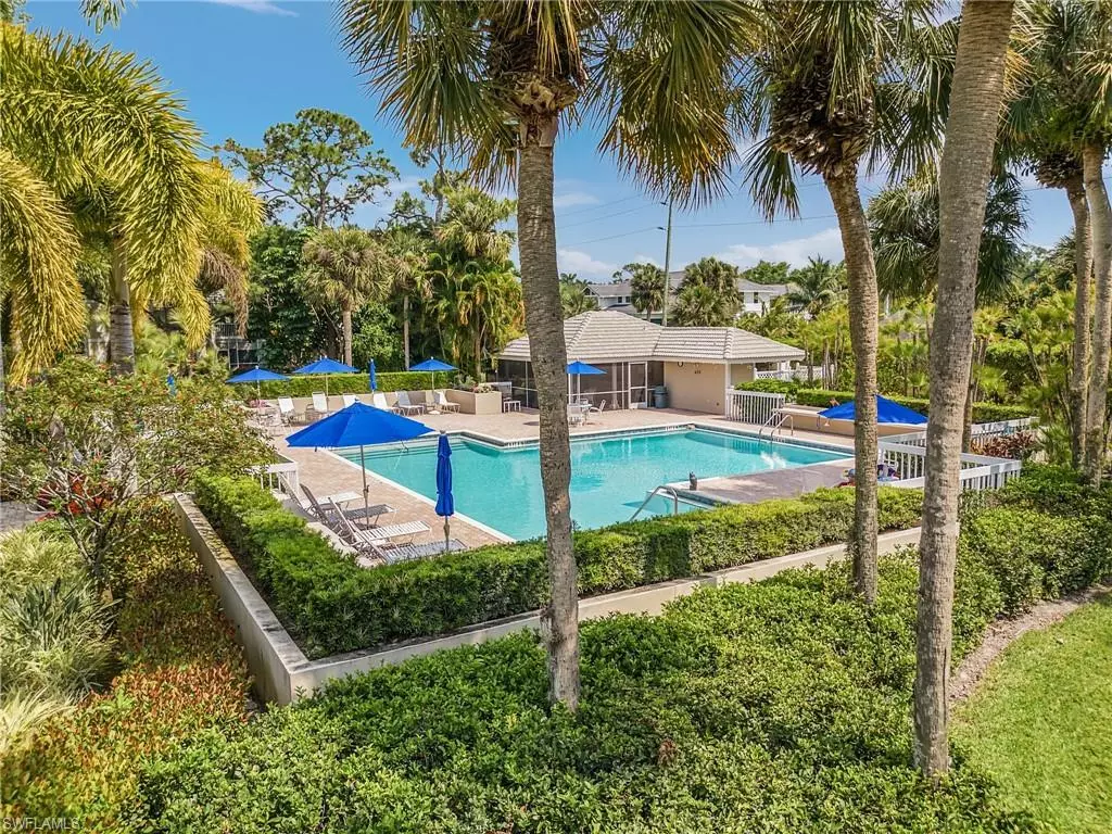 Naples, FL 34108,322 Sugar Pine LN #322