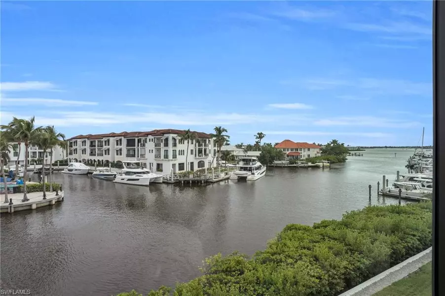 805 River Point DR #C-205, Naples, FL 34102