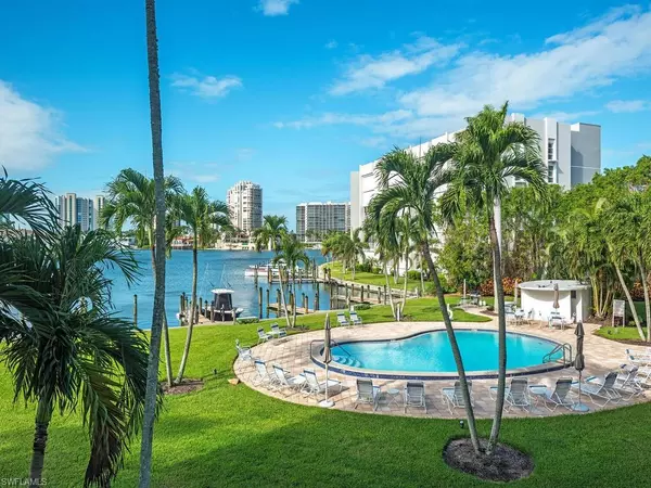 Naples, FL 34103,400 Park Shore DR #303