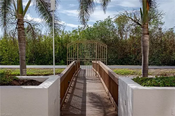 Naples, FL 34108,6849 Grenadier BLVD #2203