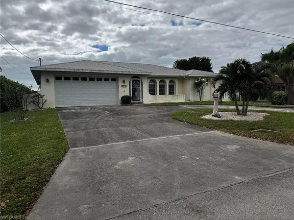 814 Victoria DR, Cape Coral, FL 33904