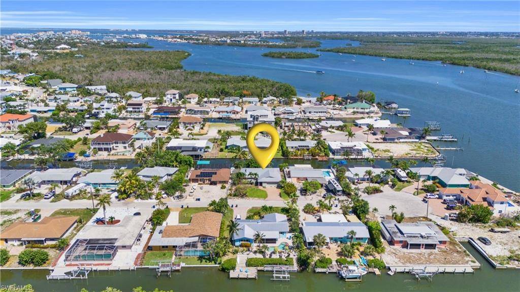 453 Washington CT, Fort Myers Beach, FL 33931