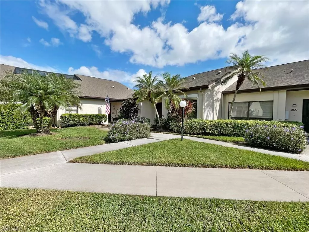 Naples, FL 34113,211 Deerwood CIR